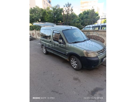 Sahibinden Peugeot Partner 1.6 HDI Adventure 2011 Model  150.000 km Yeşil