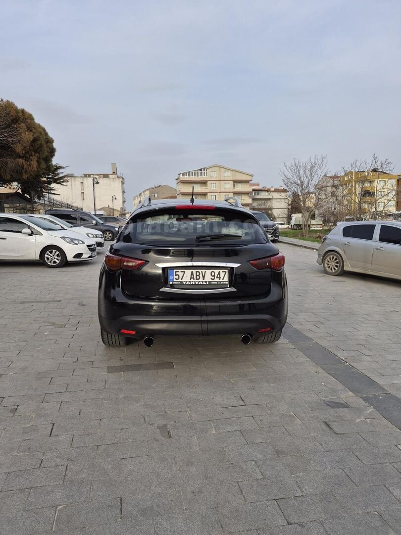 Sahibinden Infiniti FX FX30d GT 2011 Model İstanbul 277.000 km Siyah 5