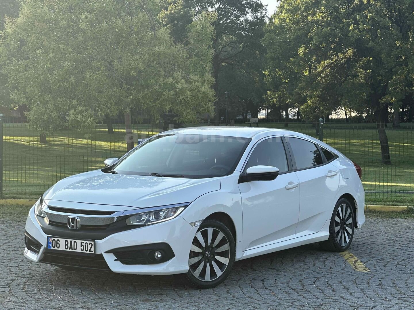 Galeriden Honda Civic 1.6i VTEC Premium 2017 Model Bursa 137.533 km Beyaz 4