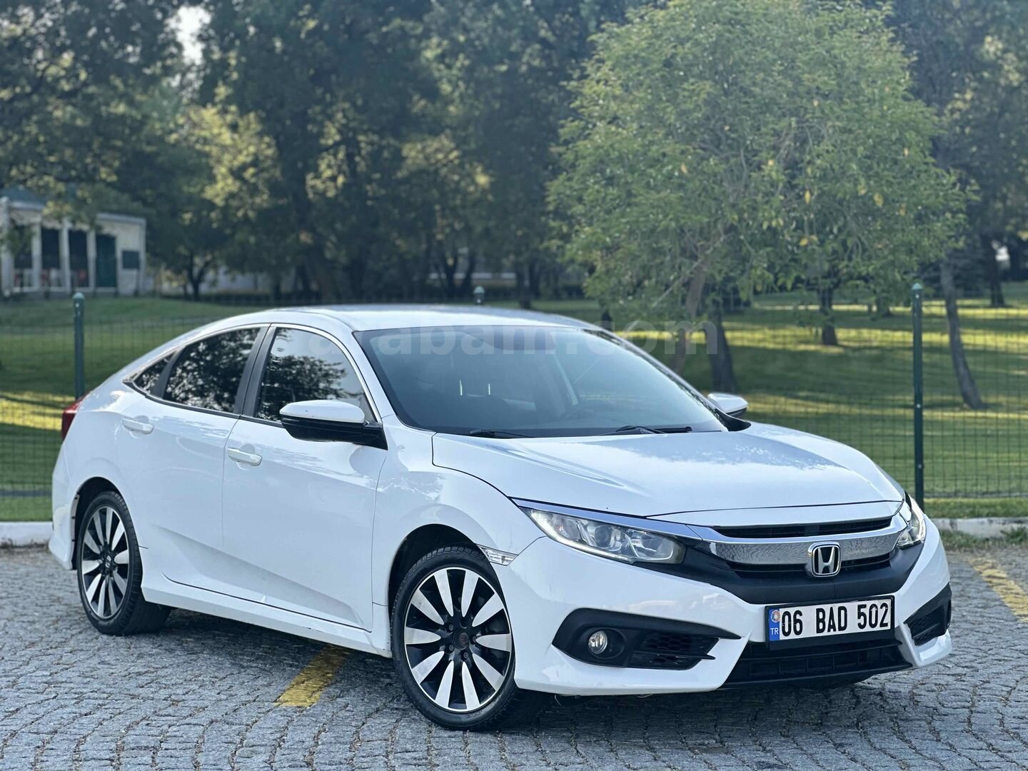 Galeriden Honda Civic 1.6i VTEC Premium 2017 Model Bursa 137.533 km Beyaz 5