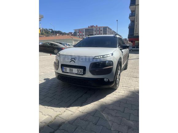 Sahibinden Citroen C4 Cactus 1.6 e-HDi Shine 2015 Model  209.000 km Beyaz