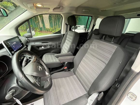 OPEL COMBO 1.5 CDTİ Elegance OTOMATİK VİTES 2022 MODEL