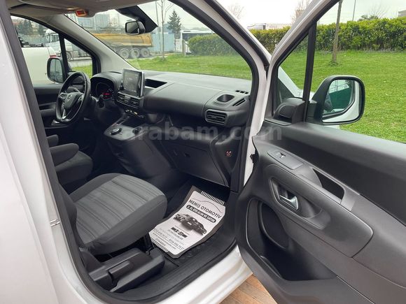OPEL COMBO 1.5 CDTİ Elegance OTOMATİK VİTES 2022 MODEL