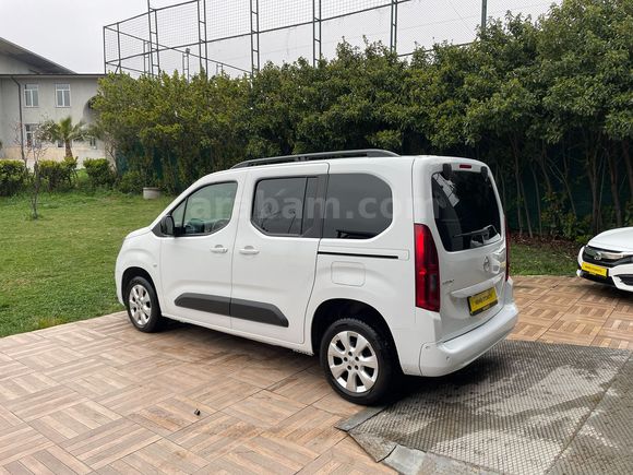OPEL COMBO 1.5 CDTİ Elegance OTOMATİK VİTES 2022 MODEL