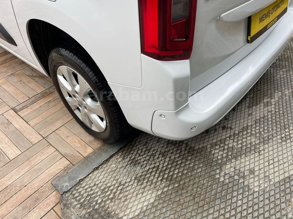 OPEL COMBO 1.5 CDTİ Elegance OTOMATİK VİTES 2022 MODEL