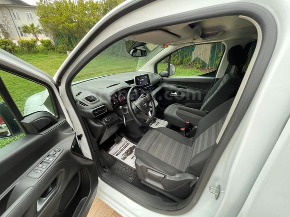 OPEL COMBO 1.5 CDTİ Elegance OTOMATİK VİTES 2022 MODEL