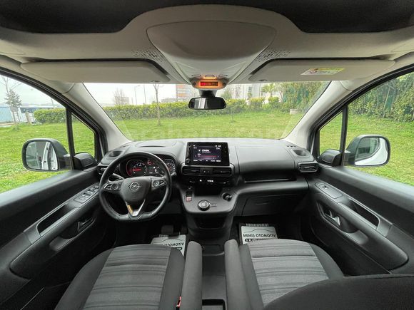 OPEL COMBO 1.5 CDTİ Elegance OTOMATİK VİTES 2022 MODEL