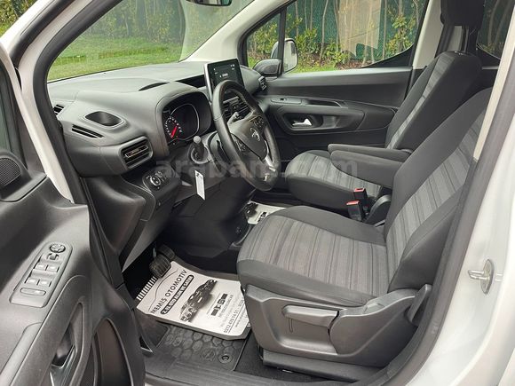 OPEL COMBO 1.5 CDTİ Elegance OTOMATİK VİTES 2022 MODEL