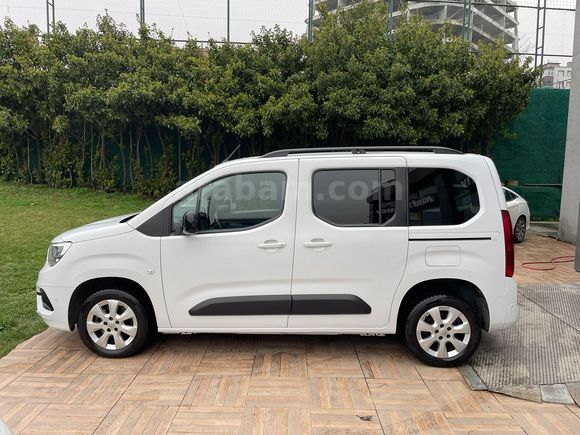 OPEL COMBO 1.5 CDTİ Elegance OTOMATİK VİTES 2022 MODEL