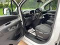 OPEL COMBO 1.5 CDTİ Elegance OTOMATİK VİTES 2022 MODEL