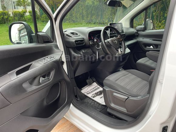 OPEL COMBO 1.5 CDTİ Elegance OTOMATİK VİTES 2022 MODEL