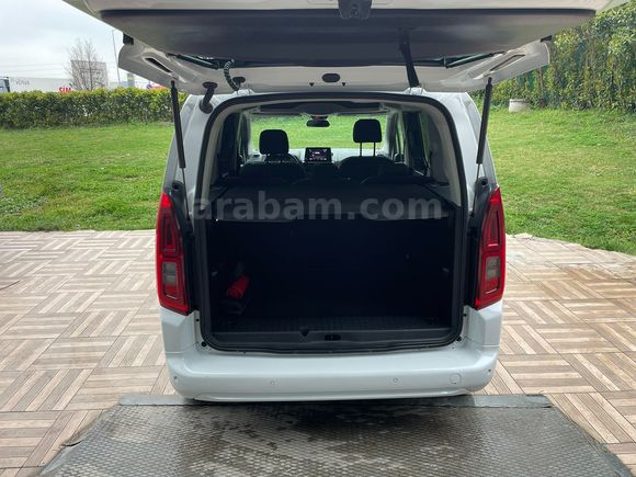 OPEL COMBO 1.5 CDTİ Elegance OTOMATİK VİTES 2022 MODEL