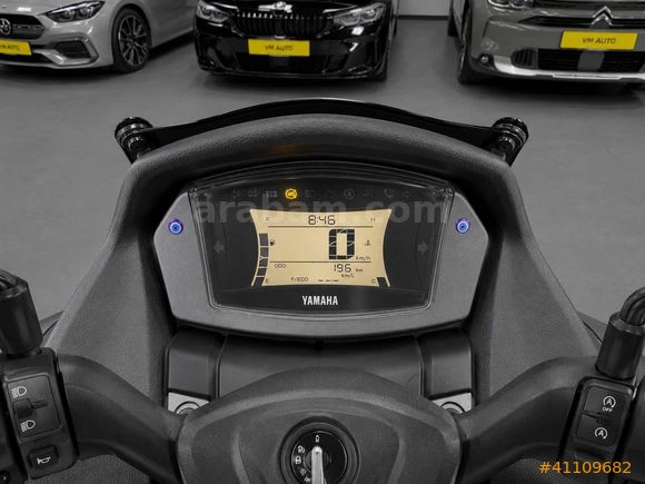 VM AUTO'DAN YAMAHA N MAX 125 HATASIZ BOYASIZ 196 KM