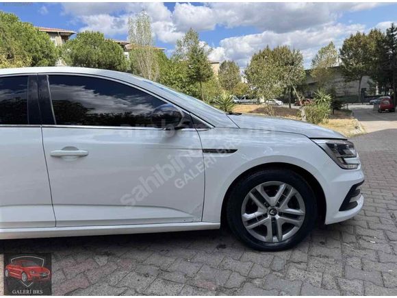 Sahibinden Renault Megane 1.3 TCe Joy 2022 Model 