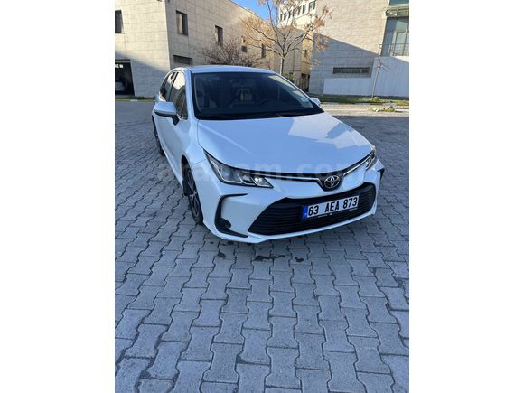 Sahibinden Toyota Corolla 1.5 Vision 2022 Model  38000 km Beyaz