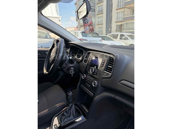 Sahibinden Renault Megane 1.3 TCe Joy 2020 Model 