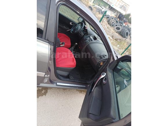 Sahibinden Renault Megane 1.6 Dynamique 2004 Model