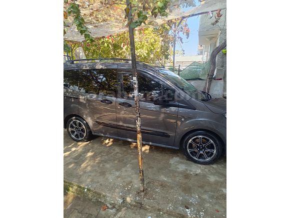 Sahibinden Ford Tourneo Courier 1.5 TDCi Titanium Plus 2023 Model