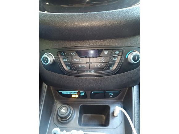 Sahibinden Ford Tourneo Courier 1.5 TDCi Titanium Plus 2023 Model
