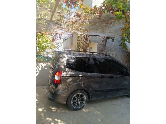 Sahibinden Ford Tourneo Courier 1.5 TDCi Titanium Plus 2023 Model