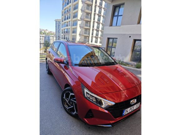Sahibinden Hyundai i20 1.4 MPI Otomatik Vites Style Plus- Sunroof-Boyasız-Değişensiz-Tramersiz-Servis Garantili- 2022 Model