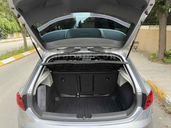 Seat Leon 1.6 TDI DSG CAM TAVAN düşük km makyajlı