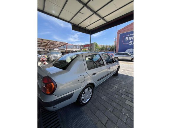 Sahibinden 187.000 KM Renault Clio 1.4
 Authentique 2004 Model 
