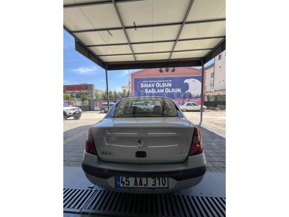 Sahibinden 187.000 KM Renault Clio 1.4
 Authentique 2004 Model 