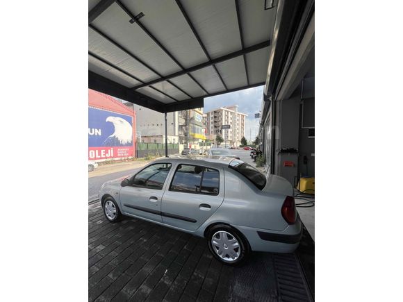 Sahibinden 187.000 KM Renault Clio 1.4
 Authentique 2004 Model 