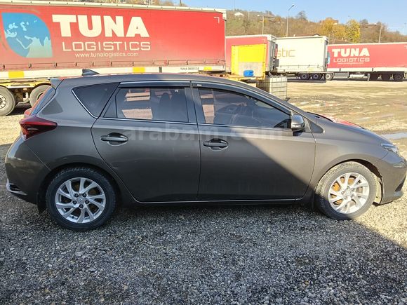 Sahibinden Toyota Auris 1.6 Active 2017 Model 