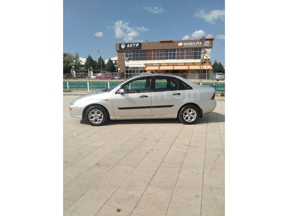 Galeriden Ford Focus 1.6 Ambiente 2001 Model Uşak