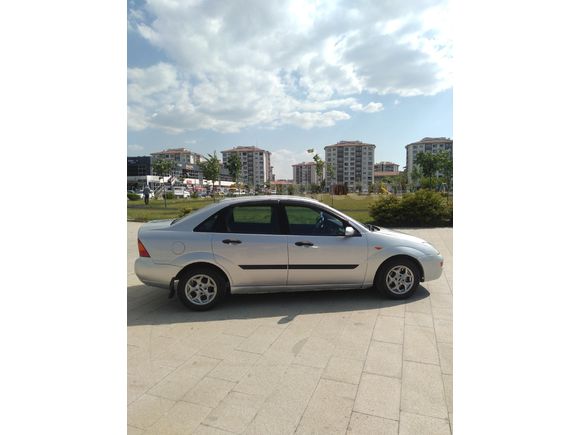 Galeriden Ford Focus 1.6 Ambiente 2001 Model Uşak