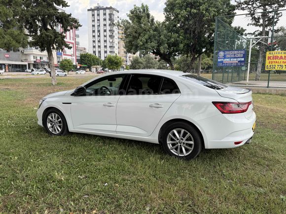 Galeriden Renault Megane 1.5 dCi Touch 2016 Model Antalya