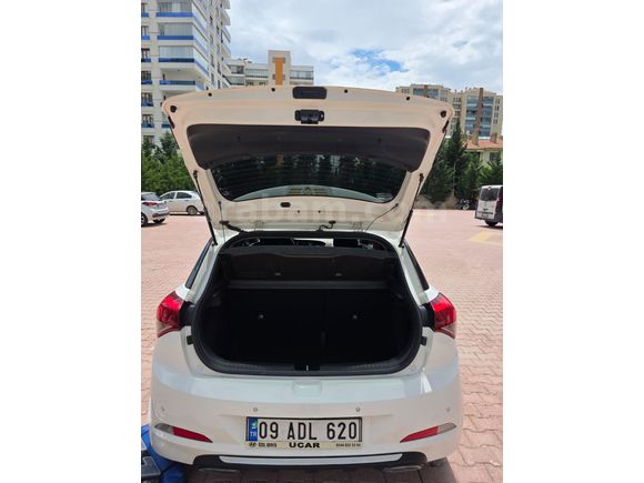 Sahibinden Hyundai i20 1.2 MPI Style 2017 Model