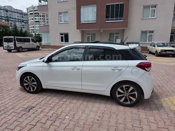Sahibinden Hyundai i20 1.2 MPI Style 2017 Model