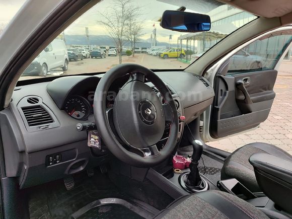 Sahibinden Renault Megane 1.5 dCi Authentique 2004 Model