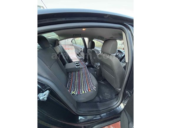 Sahibinden Opel Insignia 2.0 CDTI Edition Elegance 2015 Model  163.000 km Siyah