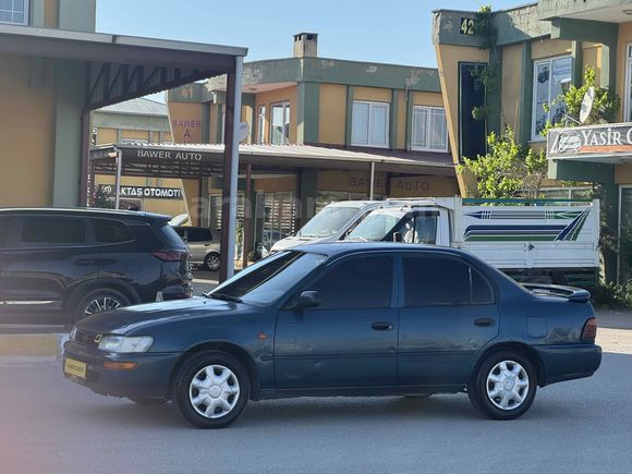 Galeriden Toyota Corolla 1.6 XE 1996 Model Van