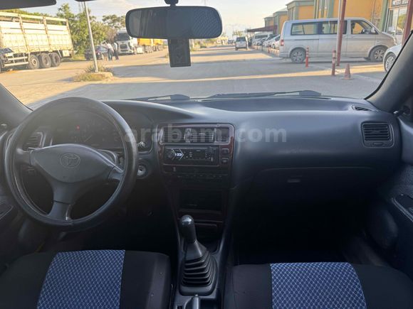 Galeriden Toyota Corolla 1.6 XE 1996 Model Van
