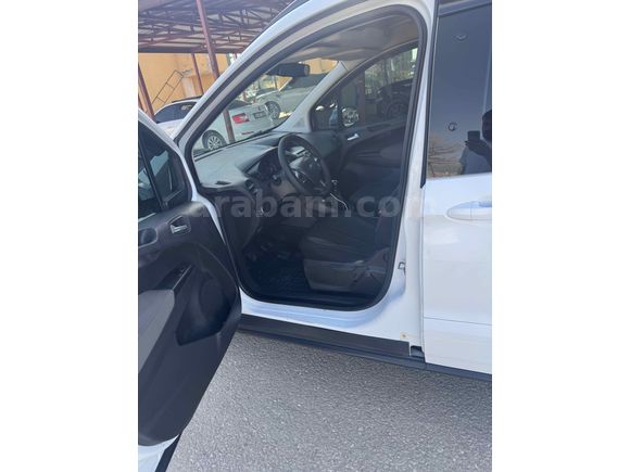 Galeriden Ford Tourneo Courier 1.6 TDCi Titanium 2017 Model Van
