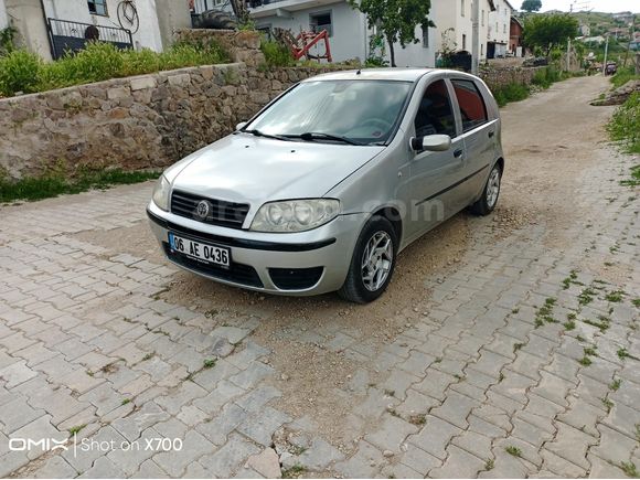 Galeriden Fiat Punto 1.4 Dynamic 2004 Model 192 BİNDE HATASIZ KIVAMINDA