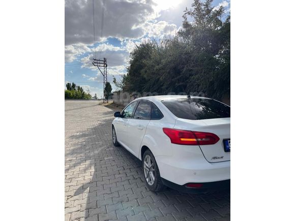 SAHİBİNDEN HATASIZ BOYASIZ 2017 MODEL FORD FOCUS TRENDX    ORJİNAL 130 BİNDE