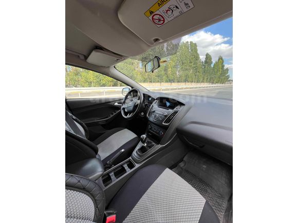 SAHİBİNDEN HATASIZ BOYASIZ 2017 MODEL FORD FOCUS TRENDX    ORJİNAL 130 BİNDE