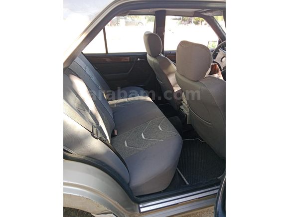 Sahibinden Mercedes - Benz 200 E 1990 Model