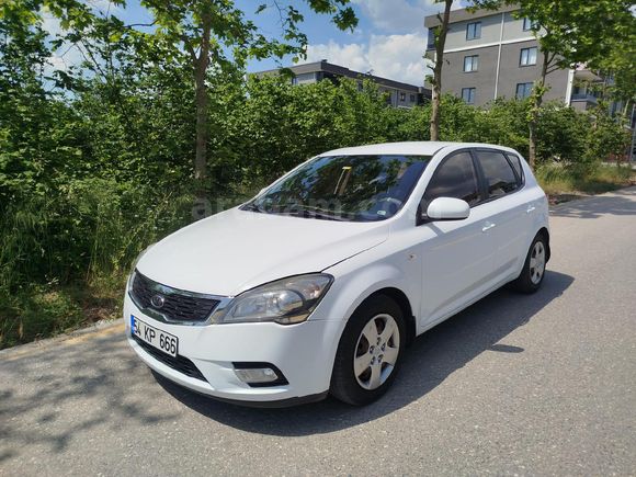 Sahibinden Kia Ceed 1.6 CRDi Cool 2011 Model