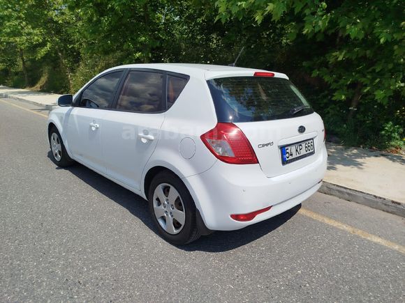 Sahibinden Kia Ceed 1.6 CRDi Cool 2011 Model