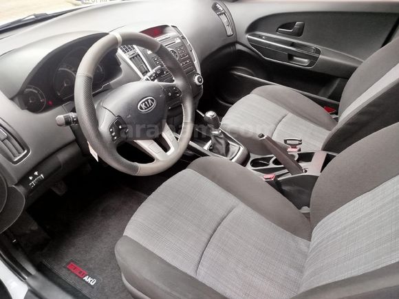 Sahibinden Kia Ceed 1.6 CRDi Cool 2011 Model