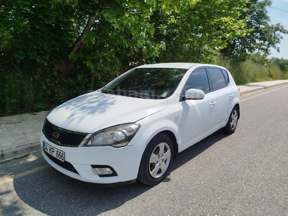 Sahibinden Kia Ceed 1.6 CRDi Cool 2011 Model