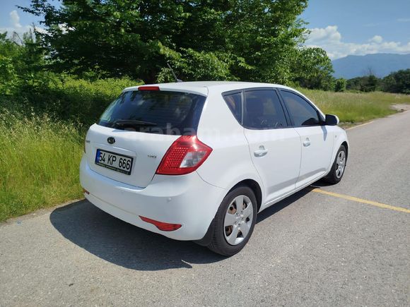 Sahibinden Kia Ceed 1.6 CRDi Cool 2011 Model