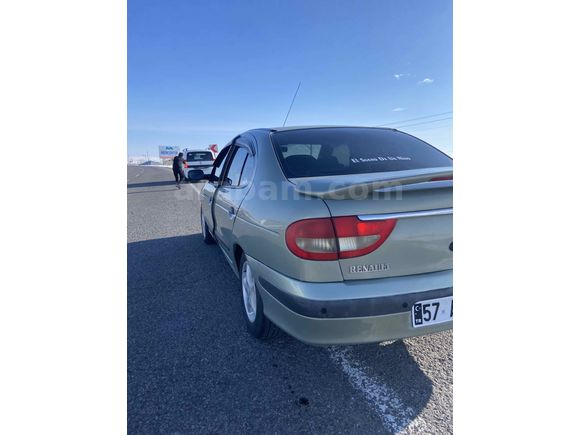 Sahibinden Renault Megane 1.4 RTA 2001 Model 